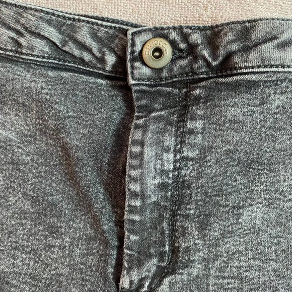 Women Denim Casual Short, Size - 5-6, Gray - Picture 3 of 5